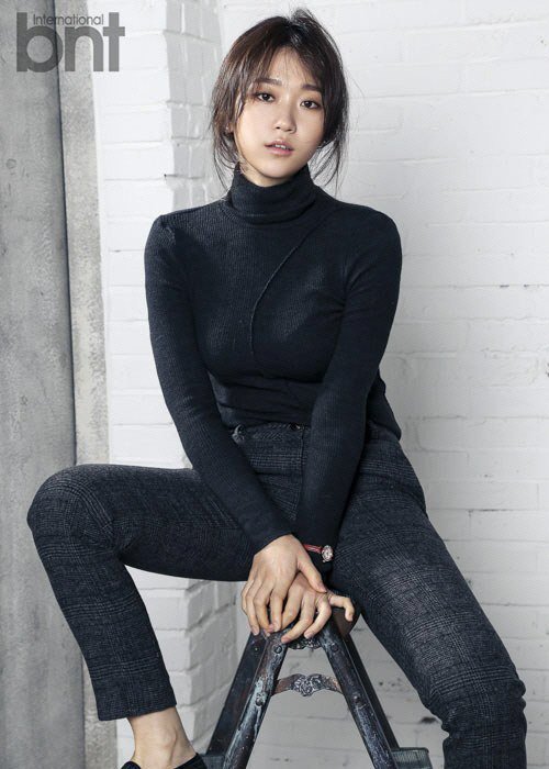 Kim Seul Gi 'International bnt' photoshoot